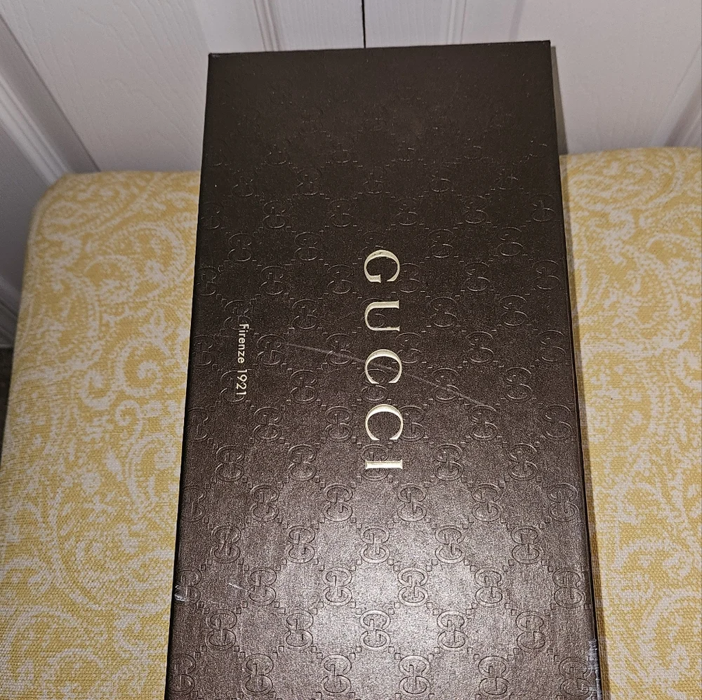 Authentic Gucci Black and Cream Women's Espadrilles - Picture 10 of 10